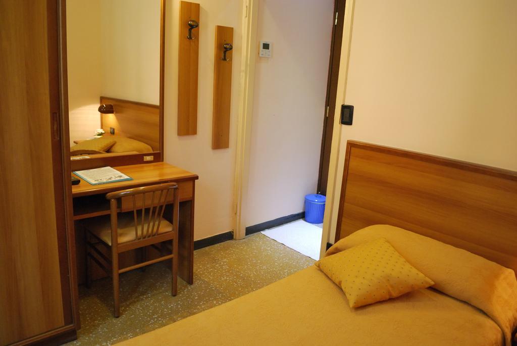 Hotel Galleano Laigueglia Bilik gambar